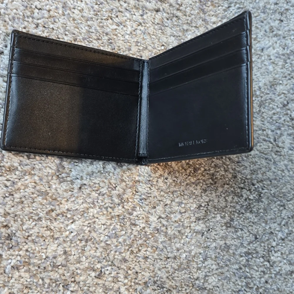 Michael Kors Bi-fold Wallet